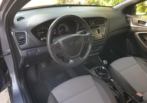 Hyundai i20 cena 34900 przebieg: 88000, rok produkcji 2017 z Szamotuły małe 667